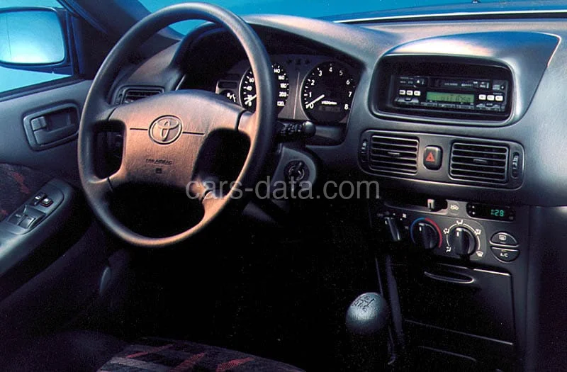 Toyota Corolla 1.3 G6 1999 front view