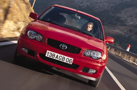 Toyota Corolla 2.0 D4-D Linea Sol 2001 view 2