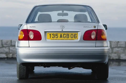 Toyota Corolla 2.0 D4-D Linea Sol 2001 view 2