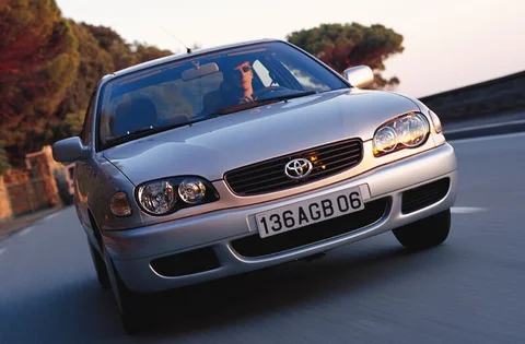 Toyota Corolla 2.0 D4-D Linea Sol 2001 view 2