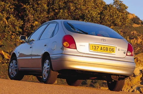 Toyota Corolla 2.0 D4-D Linea Sol 2001 view 3