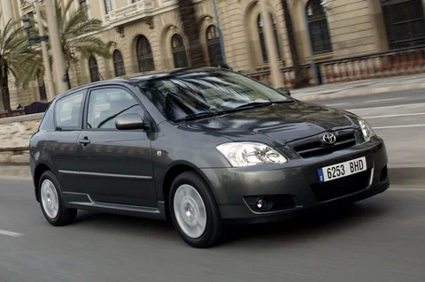 Toyota Corolla 2.0 D4-D Executive 2004 view 2