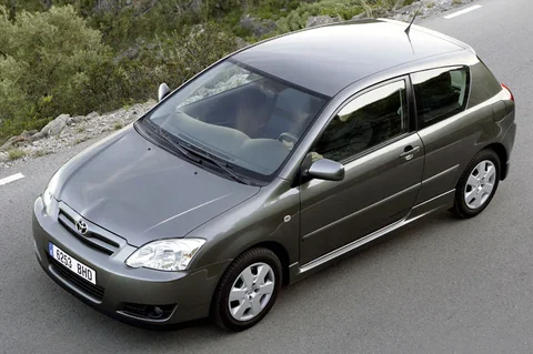 Toyota Corolla 2.0 D4-D Executive 2004 view 4
