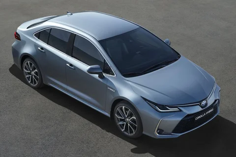 Toyota Corolla Sedan 1.8 Hybrid Active 2019 view 2
