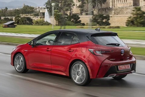 Toyota Corolla 1.8 Hybrid Dynamic 2019 view 3