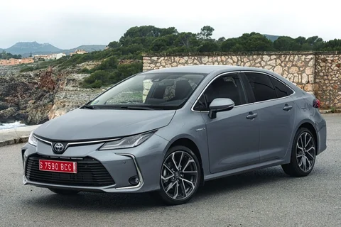 Toyota Corolla Sedan 1.8 Hybrid Active 2019 view 4