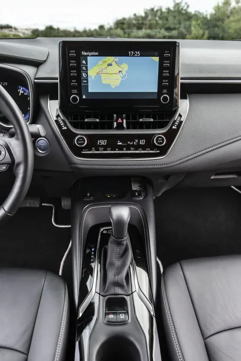 Toyota Corolla Sedan 1.8 Hybrid Active 2019 view 9