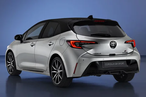 Toyota Corolla Hybrid 140 Dynamic 2024 view 11
