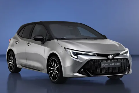 Toyota Corolla Hybrid 140 Dynamic 2024 view 4