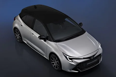 Toyota Corolla Hybrid 140 Dynamic 2024 view 5