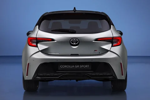 Toyota Corolla Hybrid 140 Dynamic 2024 view 6