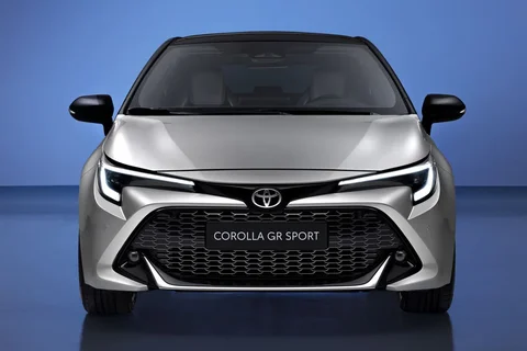 Toyota Corolla Hybrid 140 Dynamic 2024 view 7