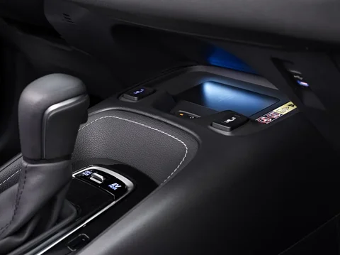 Toyota Corolla Touring Sports Hybrid 140 Active 2023 view 9