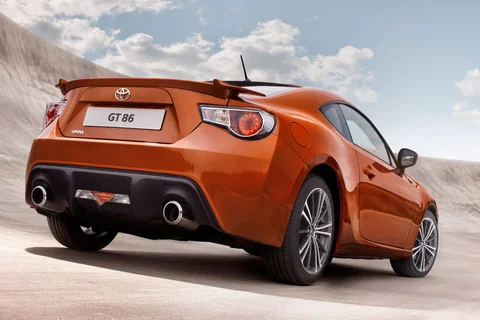 Toyota GT86 2.0 D-4S 2012 view 2