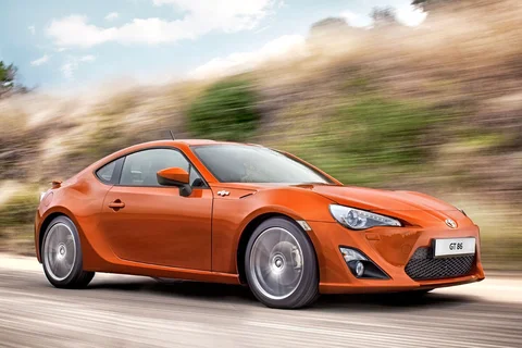 Toyota GT86 2.0 D-4S 2012 view 5