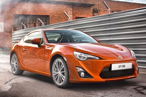 Toyota GT86 2.0 D-4S 2012 view 6