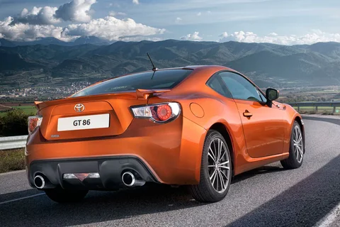 Toyota GT86 2.0 D-4S 2012 view 8