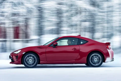 Toyota GT86 2.0 D-4S Black Edition 2018 view 12