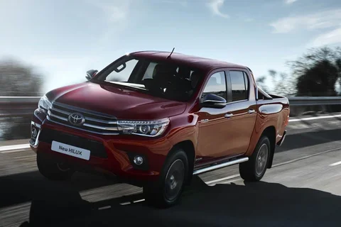 Toyota Hilux Double Cab 2.4 D-4D 4WD Executive 2019 view 7