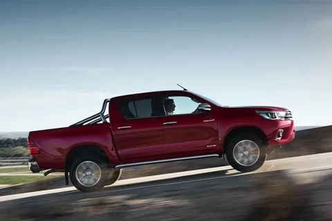Toyota Hilux Double Cab 2.4 D-4D 4WD Executive 2019 view 8