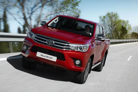 Toyota Hilux Double Cab 2.4 D-4D 4WD Executive 2019 view 9