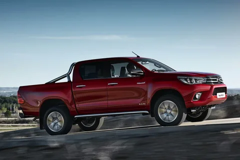 Toyota Hilux Double Cab 2.4 D-4D 4WD Executive 2019 view 10