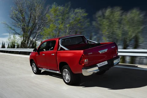 Toyota Hilux Double Cab 2.4 D-4D 4WD Executive 2019 view 11