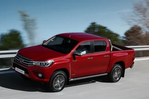 Toyota Hilux Double Cab 2.4 D-4D 4WD Executive 2019 view 12