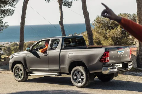 Toyota Hilux Xtra Cabine 2.8 D-4D 4WD Invincible 2024 view 11