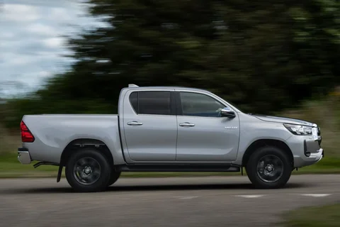 Toyota Hilux Double Cab 2.4 D-4D 4WD Challenger 2024 view 4