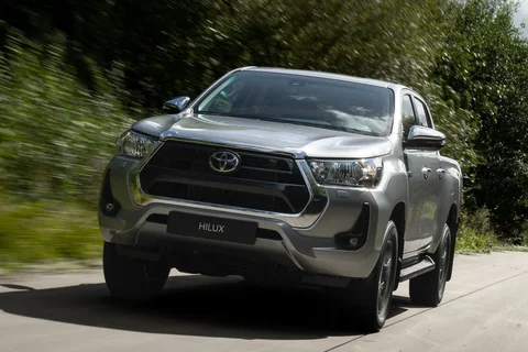 Toyota Hilux Double Cab 2.4 D-4D 4WD Challenger 2024 view 7