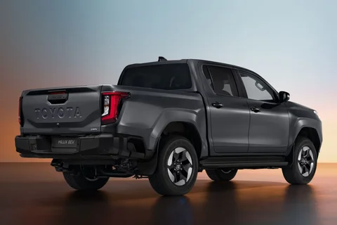Toyota Hilux Electric 59.2kWh Challenger 2026 view 7