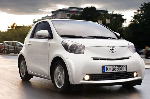 Toyota iQ 1.0 VVT-i Access 2010 view 5