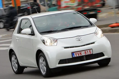 Toyota iQ 1.0 VVT-i Access 2010 view 6