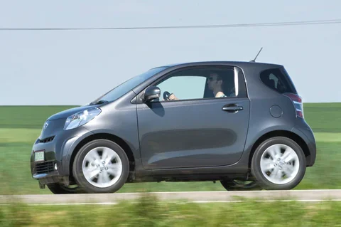 Toyota iQ 1.0 VVT-i Access 2010 view 7