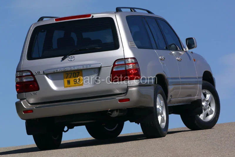 Toyota Land Cruiser 100 4.2 D4-D VX 2002 front view