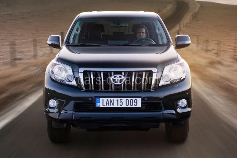 Toyota Land Cruiser 3.0 D-4D Executive 2010 front view