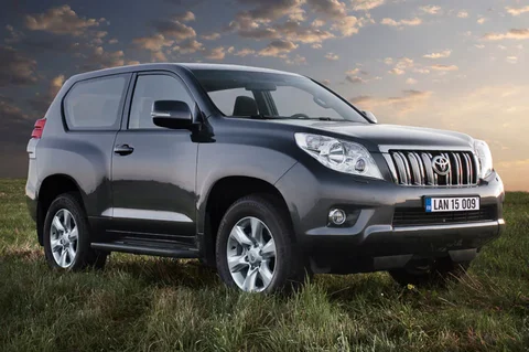 Toyota Land Cruiser 2010 front view
