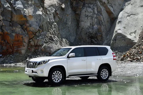 Toyota Land Cruiser 2.8 D-4D-F VX 2015 view 2