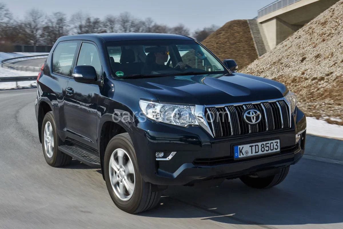 Toyota Land Cruiser 2.8 D-4D Comfort 2017 front view