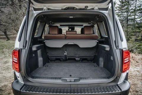 Toyota Land Cruiser 250 2.8 D-4D First Edition 2024 view 4