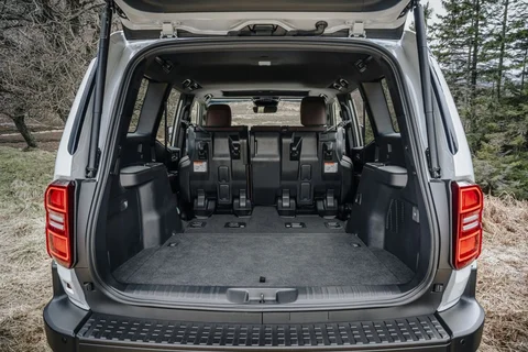 Toyota Land Cruiser 250 2.8 D-4D First Edition 2024 view 5