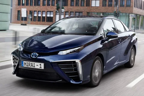 Toyota Mirai FCV Executive 2017 view 7