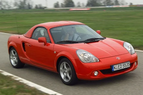 Toyota MR2 1.8 16v VVT-i Speedshift 2002 view 5