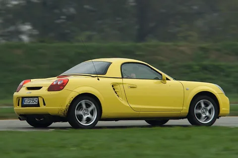 Toyota MR2 1.8 16v VVT-i Speedshift 2002 view 6