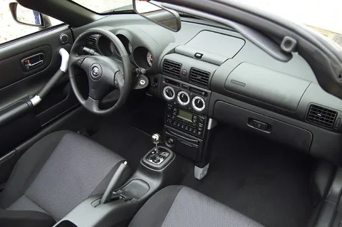 Toyota MR2 1.8 16v VVT-i Speedshift 2002 view 7