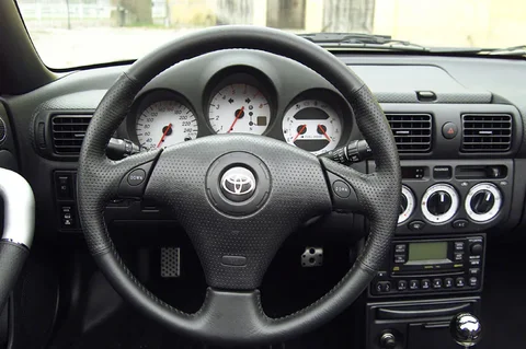 Toyota MR2 1.8 16v VVT-i Speedshift 2002 view 8