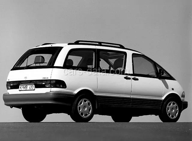 Toyota Previa 2.4 XLi 1992 front view
