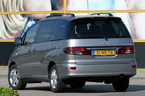 Toyota Previa 2.0 D4-D Linea Soleil 2004 view 2