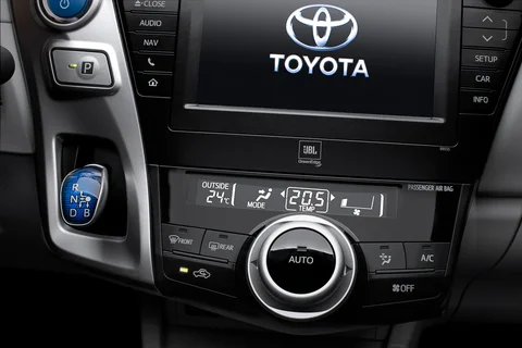 Toyota Prius+ Prius Wagon 1.8 HSD Dynamic Business 2012 view 8